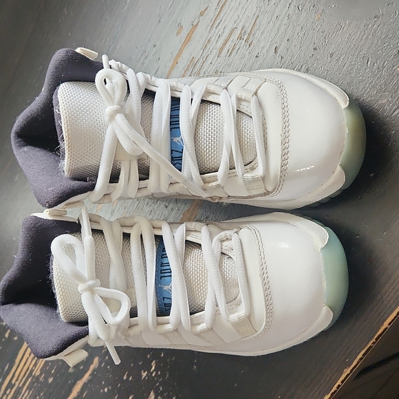 Jordan Legend blue 11s - Picture 3 of 6